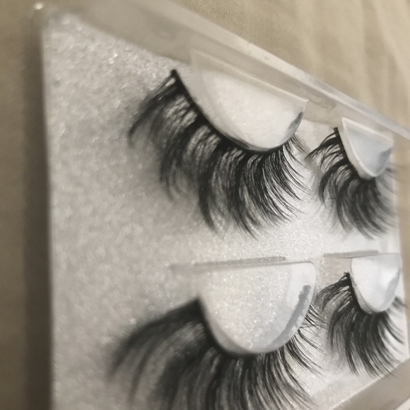2 pair Bundle of fake eyelashes - Picture 4 of 4